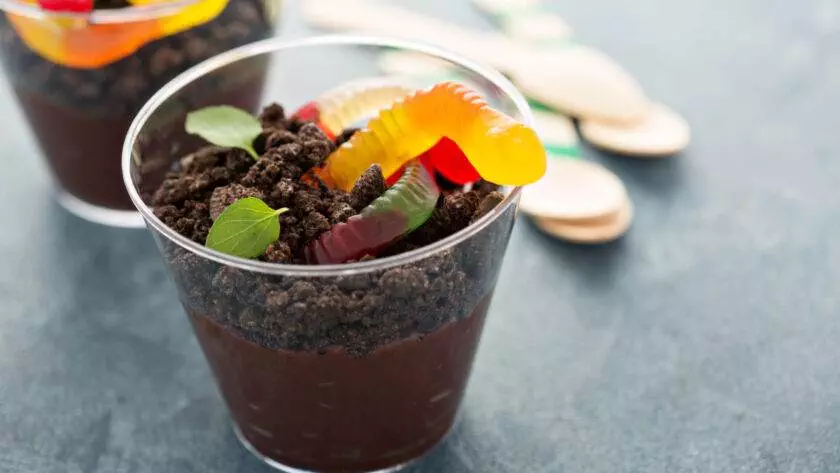 Easy Dirt Dessert Recipe